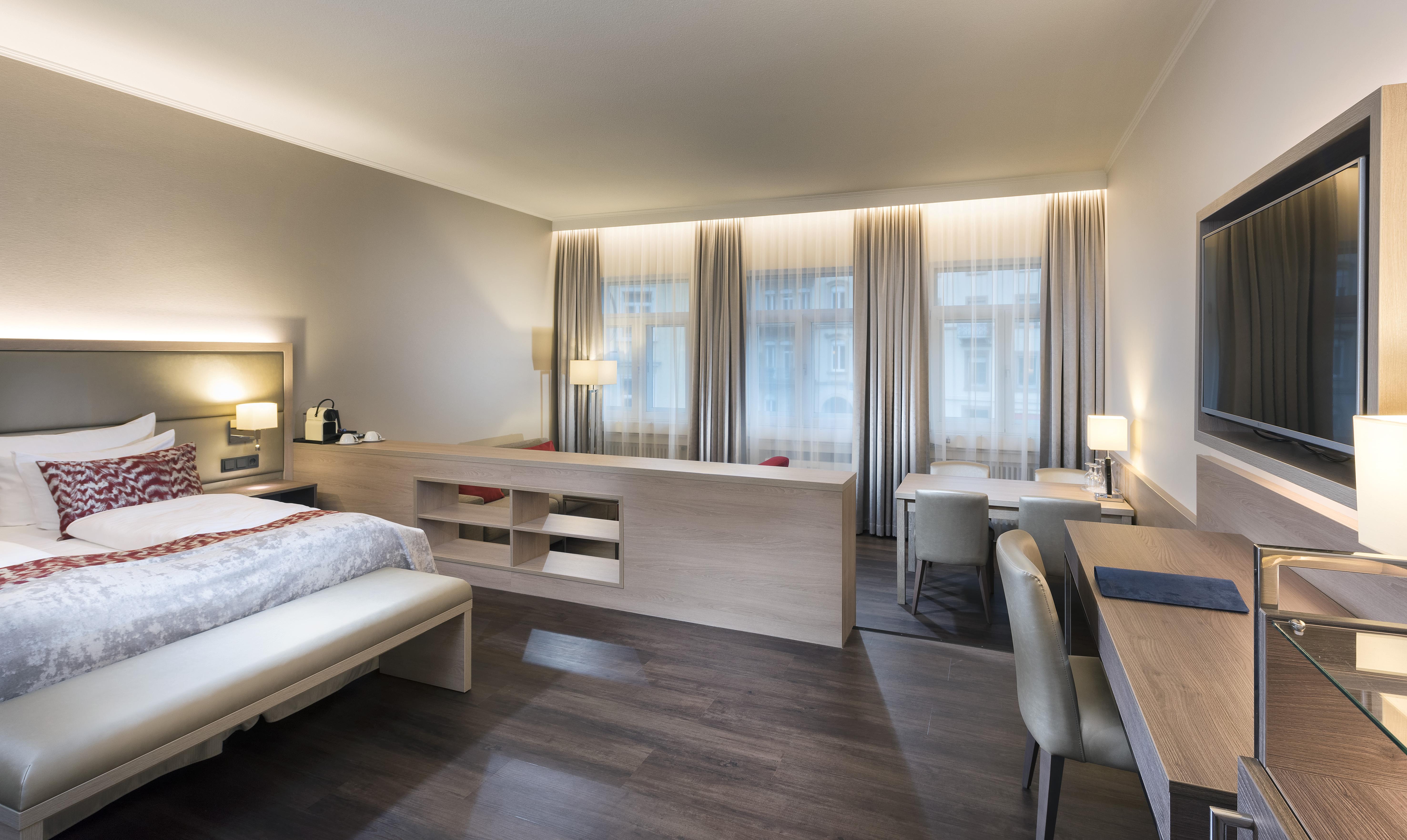 Badischer Hof Baden-Baden - Leonardo Limited Edition Szoba fotó A room at the hotel