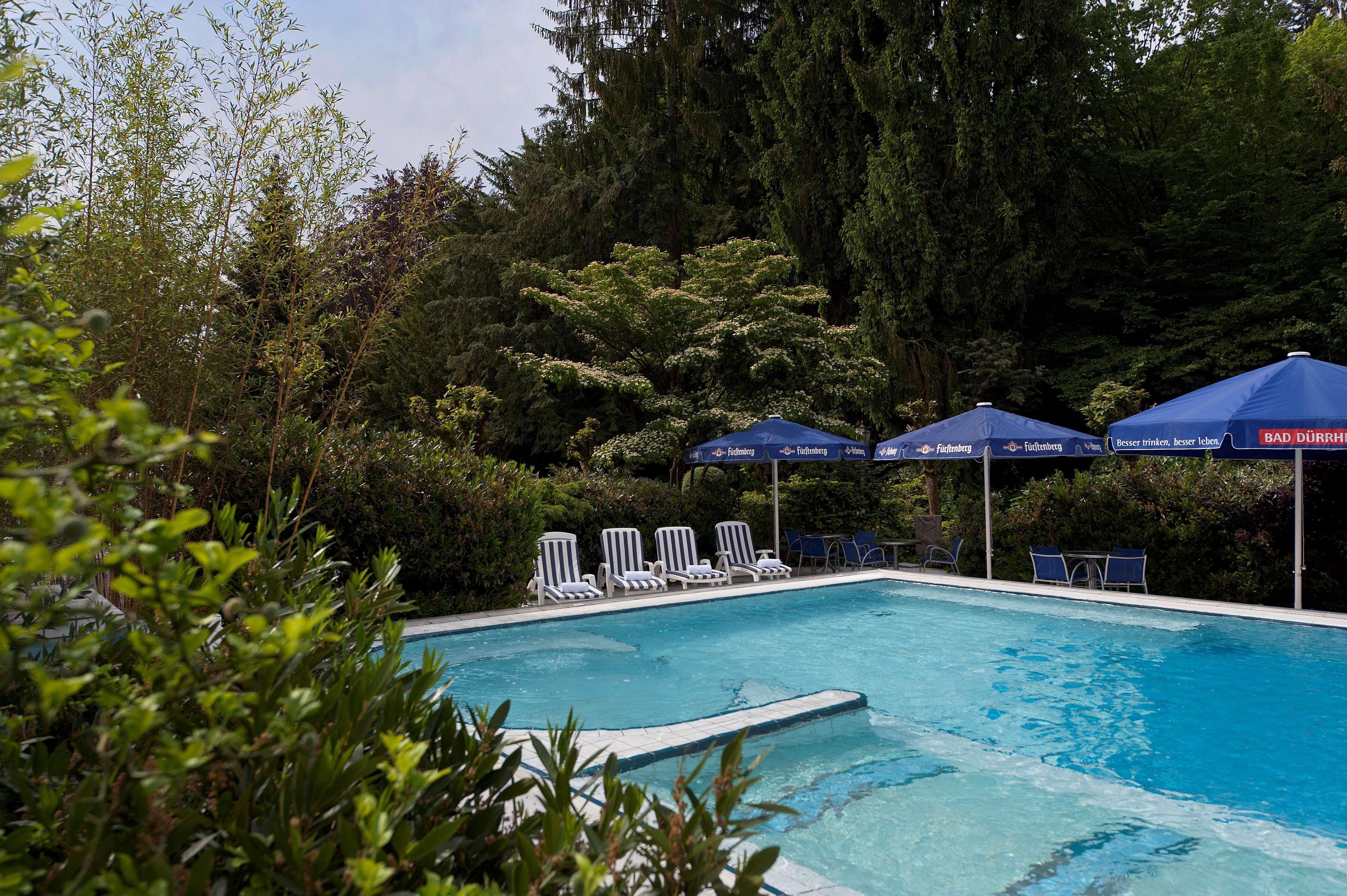 Badischer Hof Baden-Baden - Leonardo Limited Edition Létesítmények fotó The swimming pool at the hotel